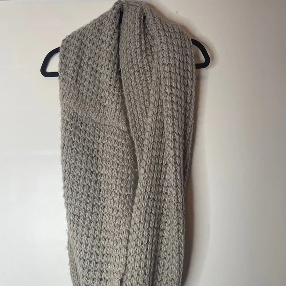 Aldo Infinity Scarf - Picture 1 of 1
